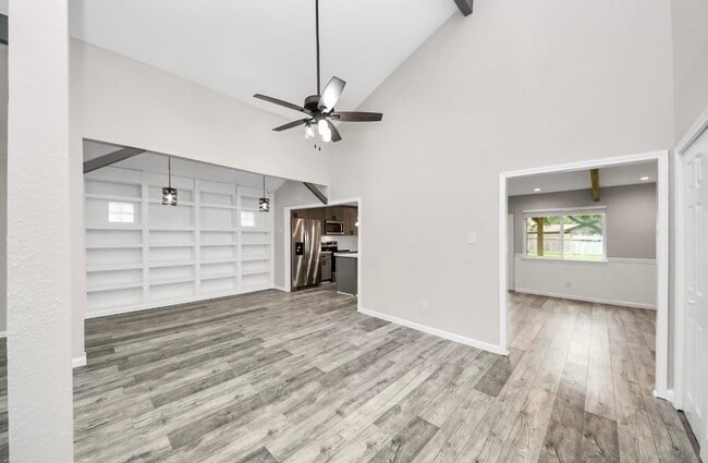 Building Photo - 9638 Ravensworth Dr