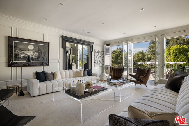 Building Photo - 10847 Bellagio Rd