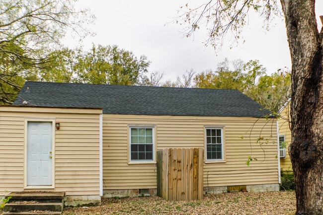 Building Photo - 2019 S Whitehill Dr
