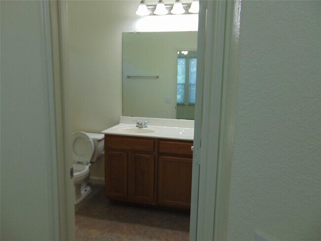 Building Photo - 2405 Allred Dr