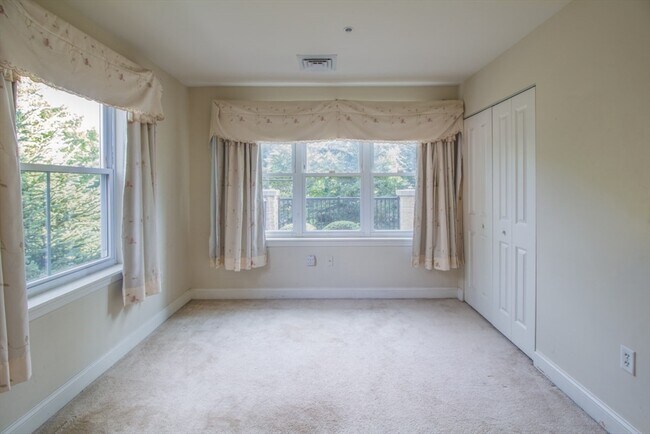 Building Photo - 318 Rindge Ave