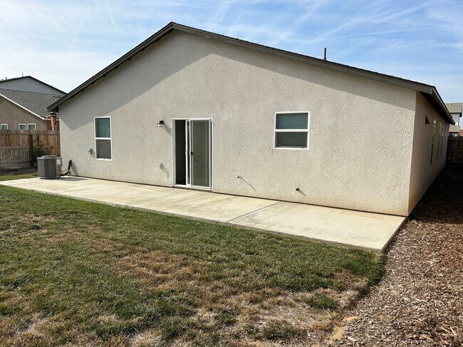 Building Photo - 3330 N Garden St