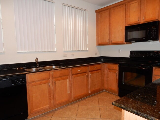 Building Photo - 540 Amador Ln