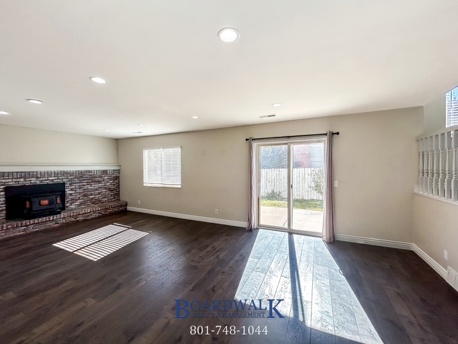 Building Photo - Remodeled & Ready 5 bed in Sandy