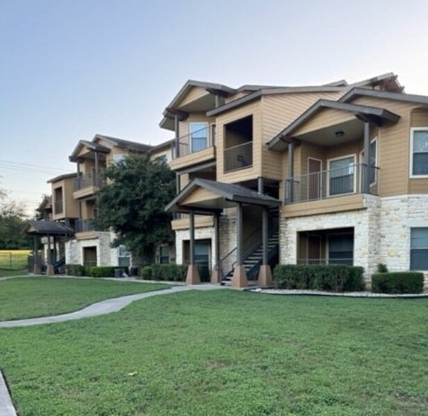 Building Photo - The Ranch at San Marcos