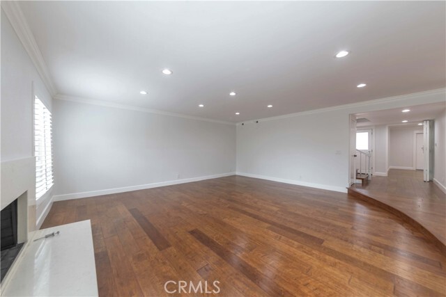 Building Photo - 14 Peartree Ln