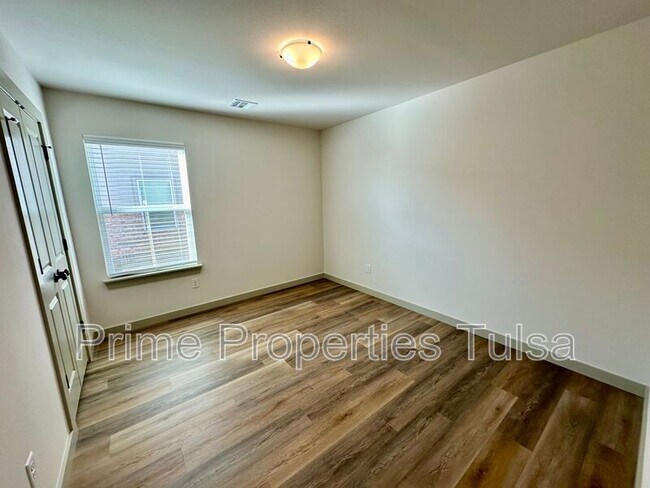Building Photo - 13507 S 95th E Ave