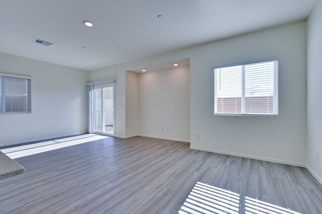 Building Photo - NW 3 Bedroom Townhouse!! Gated Community Pool!! 2 Car Garage!!! No Carpet downstairs.