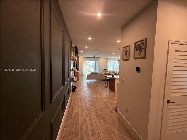 Building Photo - 10503 SW Orana Dr