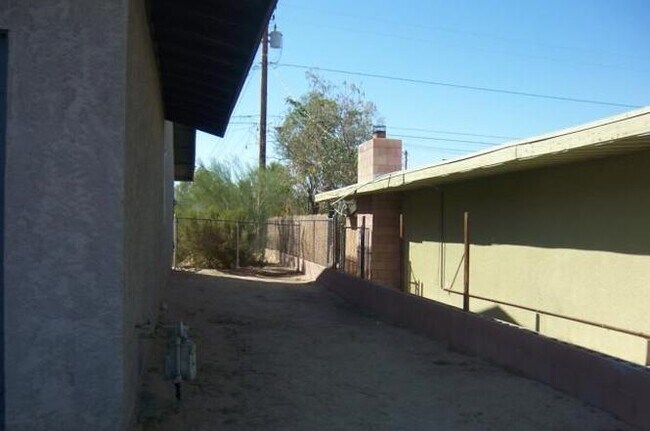 Building Photo - 6606 La Buena Tierra Ave