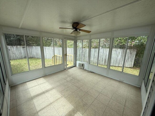 Building Photo - Pensacola - East Hill - 4 bedrooms, 3 bathroom - Mother in Law suite