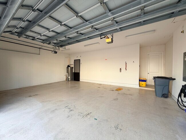 Building Photo - 2074 Dickens Terrace