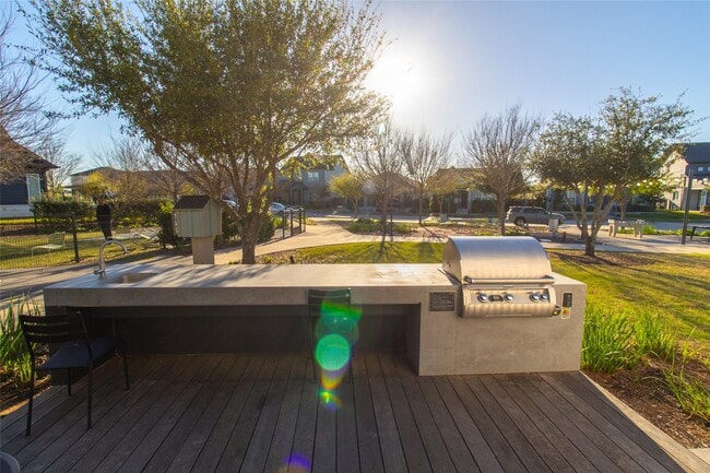 Building Photo - 18610 Parkland Square Pl