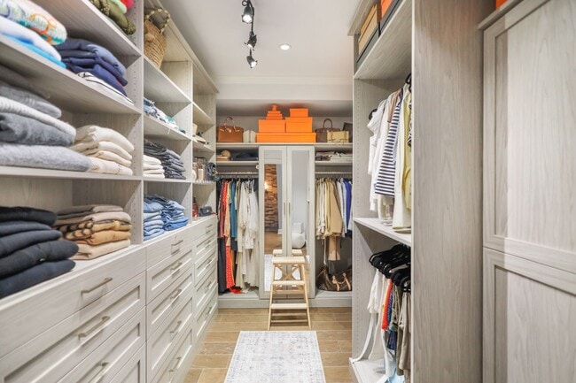 Building Photo - Reside at the Ritz in this Stunning 2-Stor...