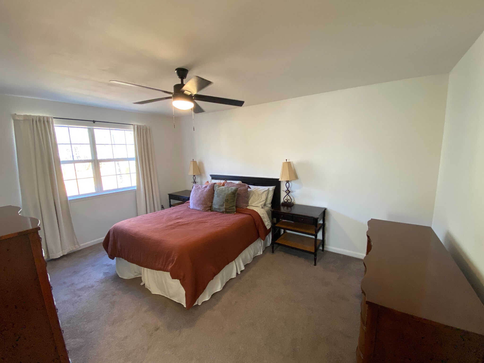 Building Photo - Room in House on Parkside Dr