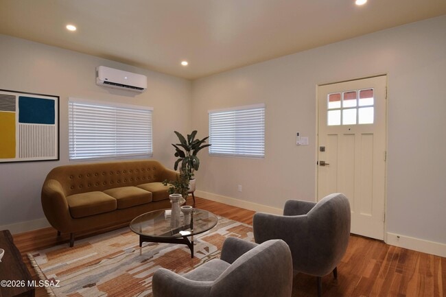 Building Photo - 130 N Cherry Ave