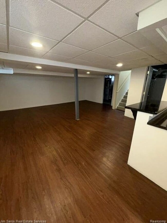 Building Photo - 1424 Chapin Ave