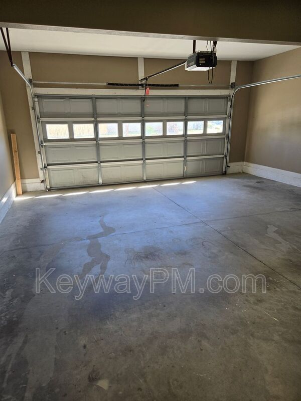 Building Photo - 999 Watermark Dr