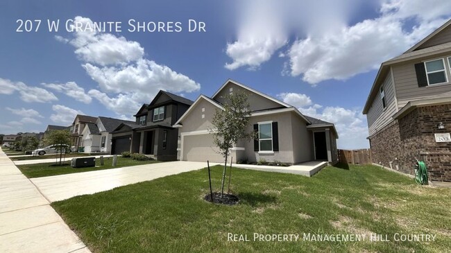 Building Photo - Live By Boerne Lake!