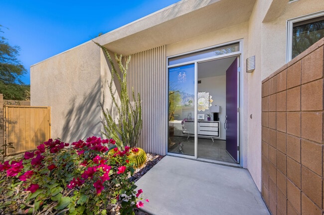 Building Photo - 2716 Alexander Club Dr