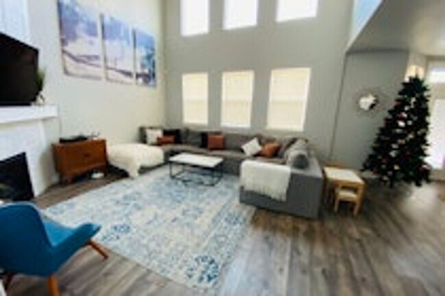 Building Photo - 31 S Serrata Ln