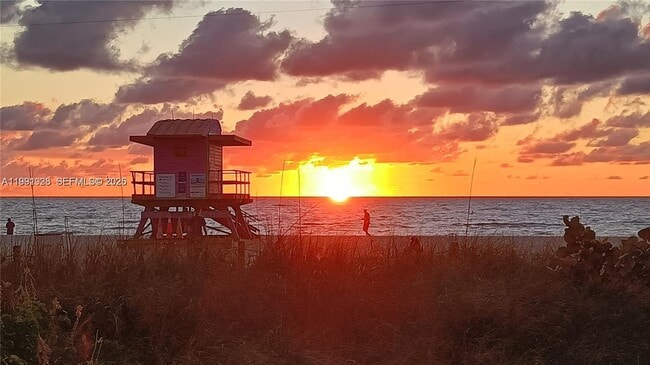 Building Photo - 245 18th St