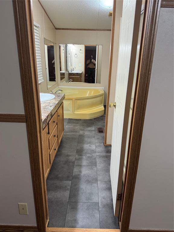 Building Photo - 16350 Hill Country Ct