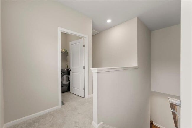Building Photo - 2170 Trelipe Dr