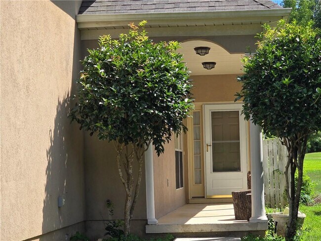 Building Photo - 152 Princeton Dr