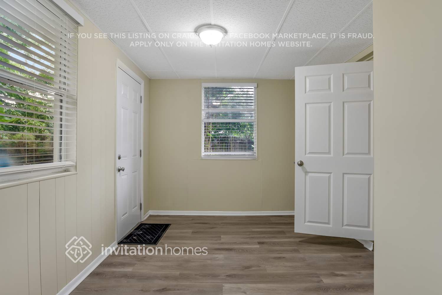 Building Photo - 6202 Balboa Dr