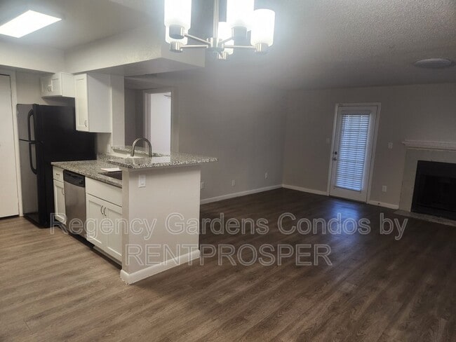 Building Photo - 5587 Devonbriar Way