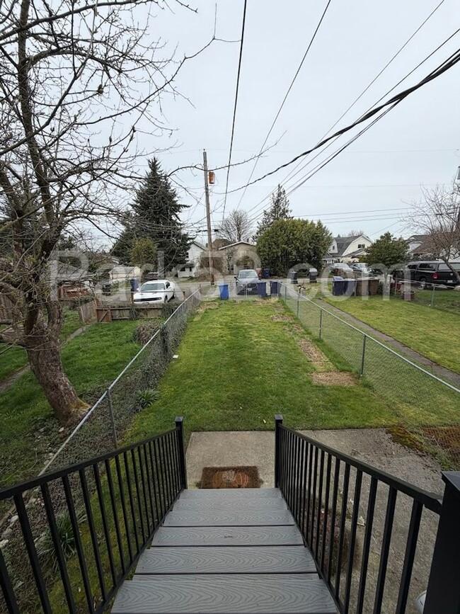 Building Photo - 1711 S 9th St