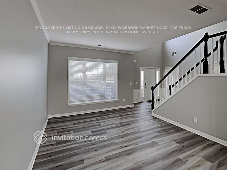 Building Photo - 3005 Donamire Ave NW