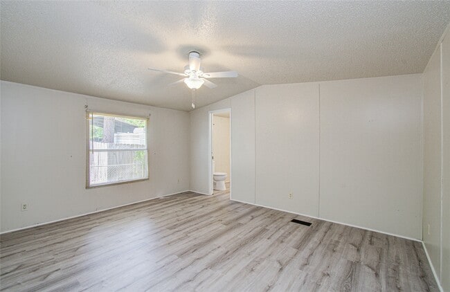 Building Photo - 13704 Lookout Ct