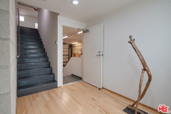 Building Photo - 717 Highland Ave