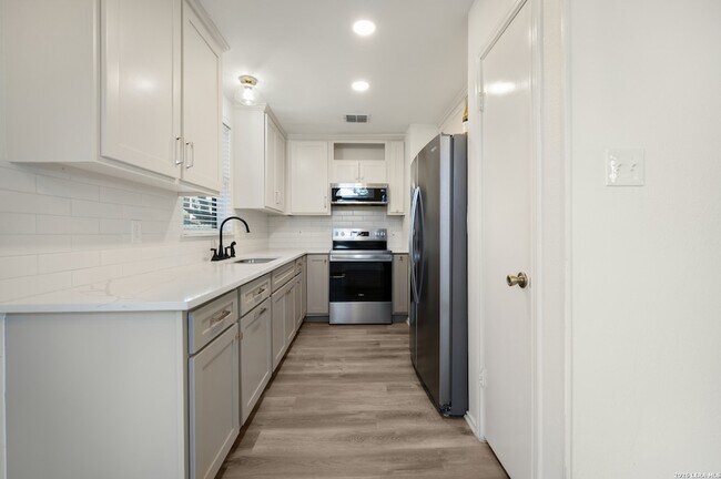 Building Photo - 9135 Jean Verte