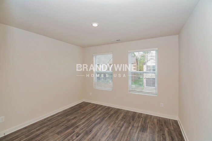 Building Photo - 131 Rising Private Ln
