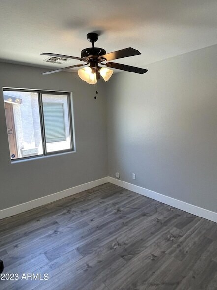 Building Photo - 1731 E Jeanne Ln