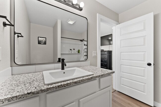 Building Photo - 401 Farmstead Ln