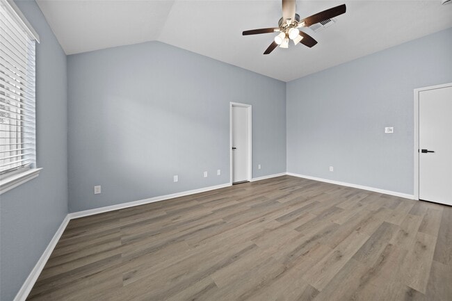 Building Photo - 6627 Greenhouse Rd