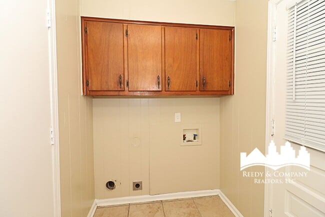 Building Photo - 2010 Tammwood Dr