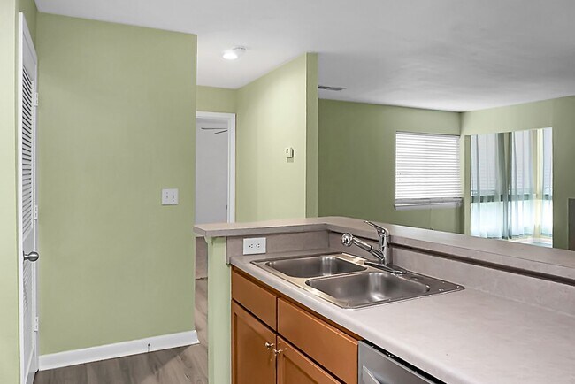 Building Photo - 278 Alexandra Dr