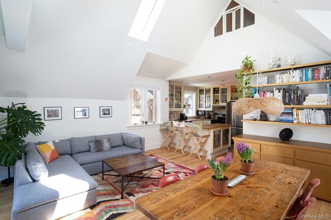 Building Photo - 52 Jefferson St