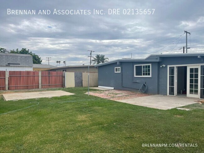 Building Photo - 820 Hickory Ct