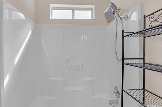 Building Photo - 1315 Sweetwater Ct