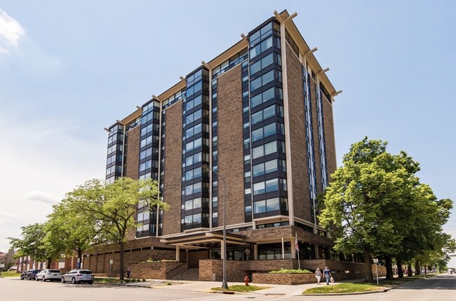 Building - 207 5th Ave SW
