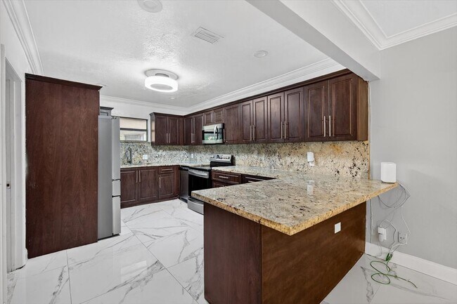 Building Photo - 15775 N Miami Ave