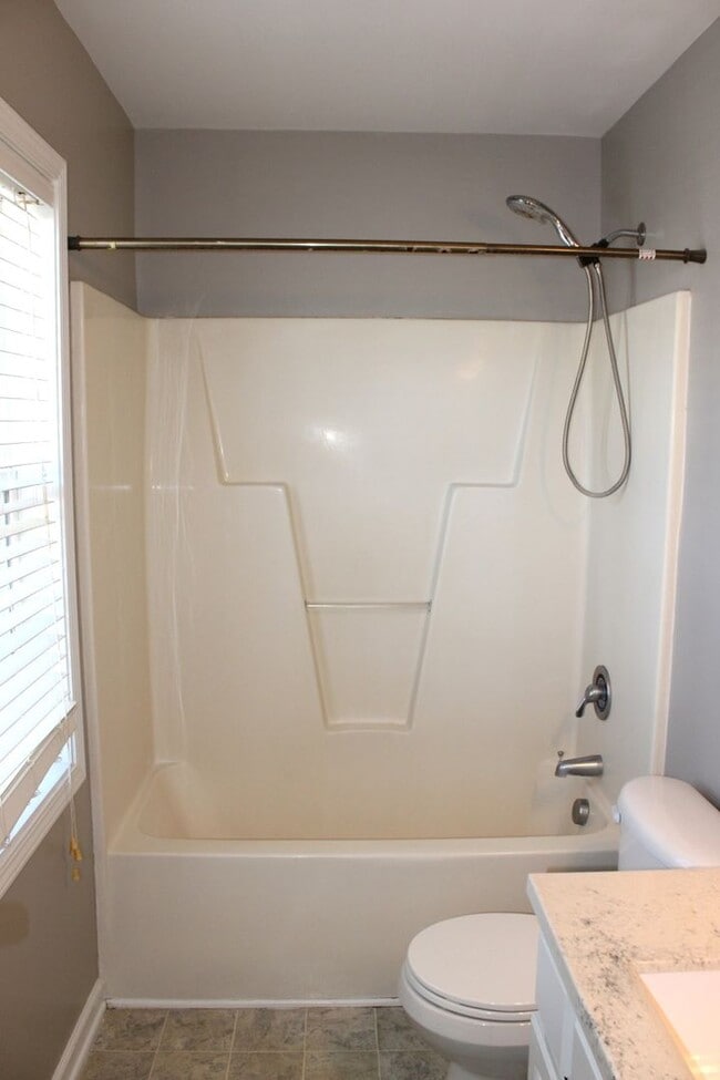 Building Photo - Modern Townhome in Havelock