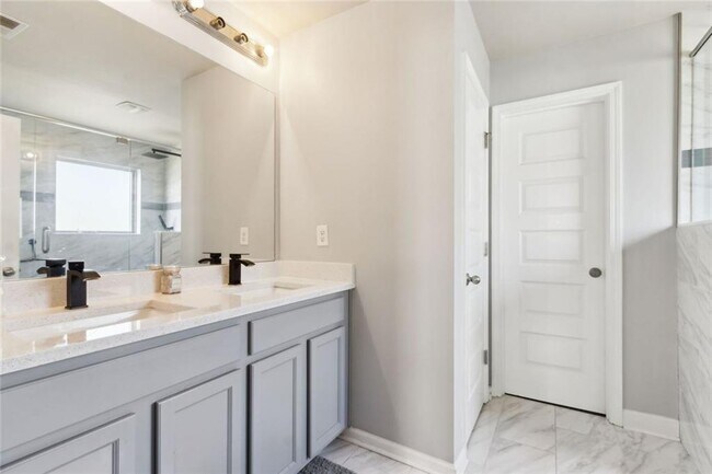 Building Photo - 151 Humphry Ct