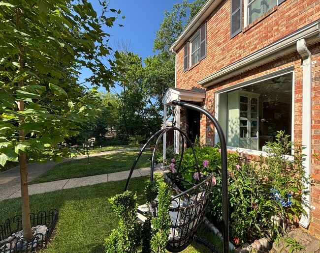 Building Photo - 7625 Lee Landing Dr